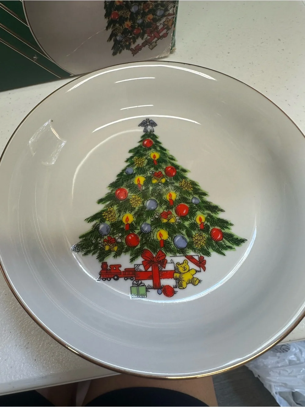 Jamestown China Holiday Magic 20 Pc Christmas Tree Porcelain Dinnerware Set